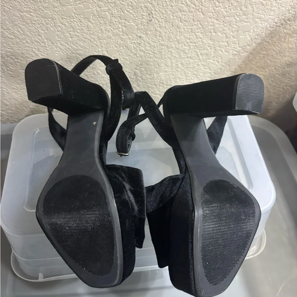 Cape Robbin Black Velvet Platform Sandals
